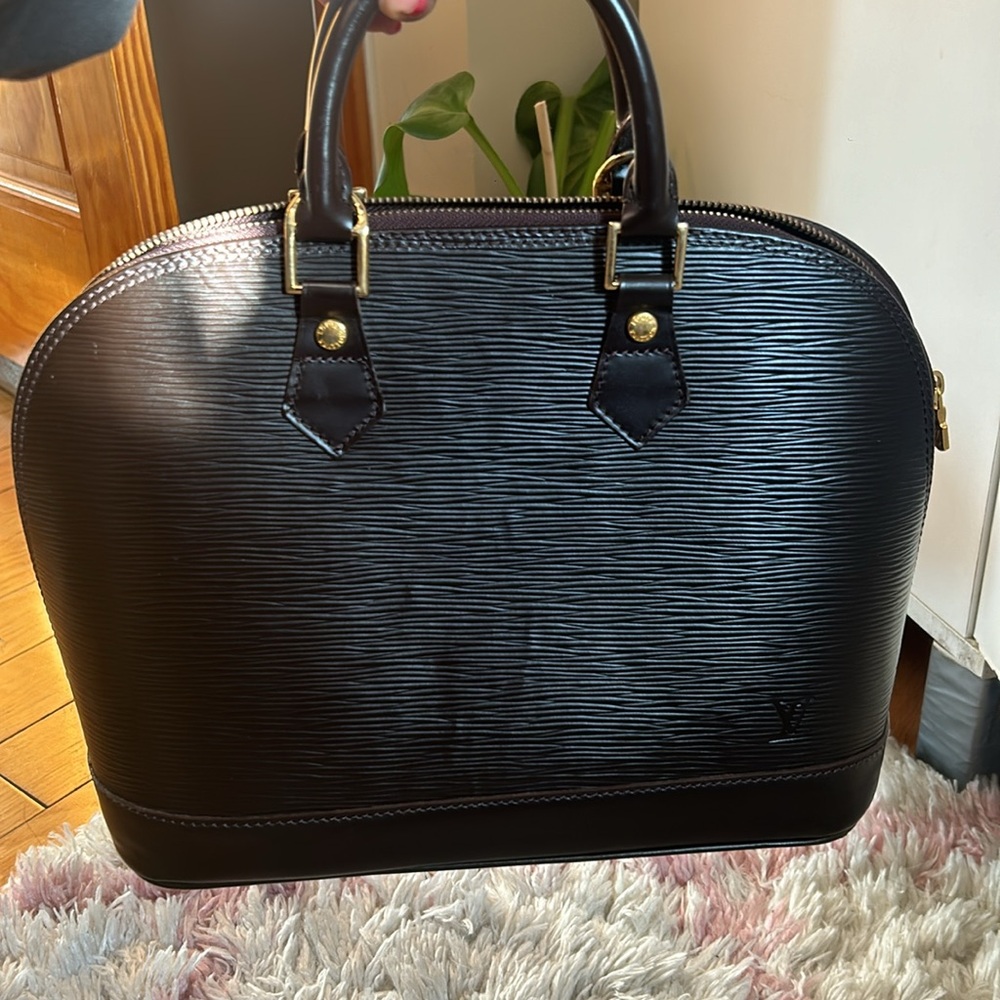 Louis Vuitton Alma PM authentic bag